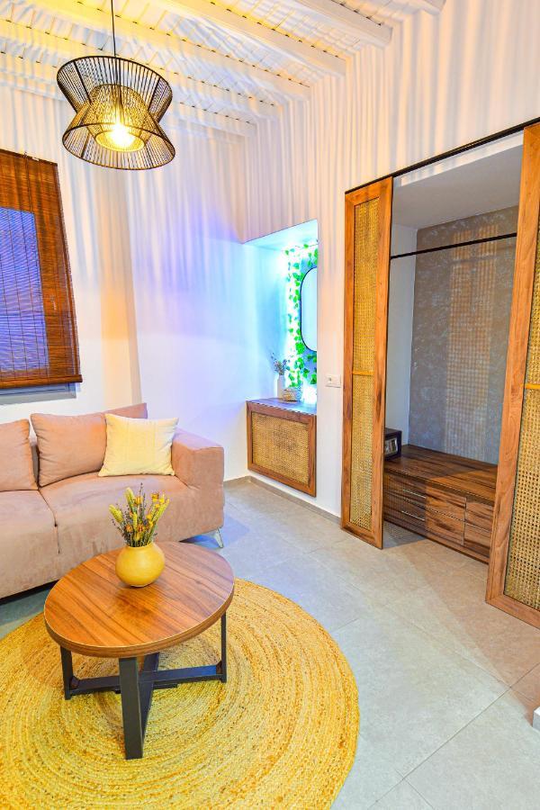 Oikia Suites Mykonos Mykonos Town ภายนอก รูปภาพ
