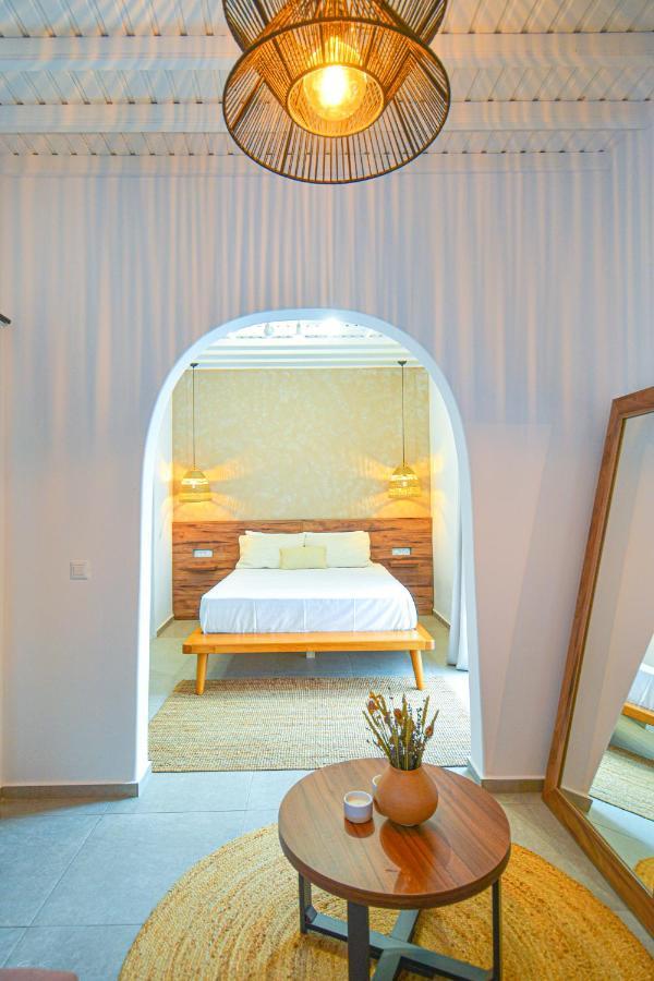 Oikia Suites Mykonos Mykonos Town ภายนอก รูปภาพ