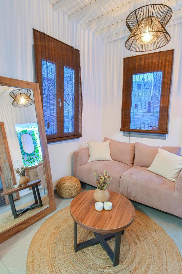 Oikia Suites Mykonos Mykonos Town ภายนอก รูปภาพ